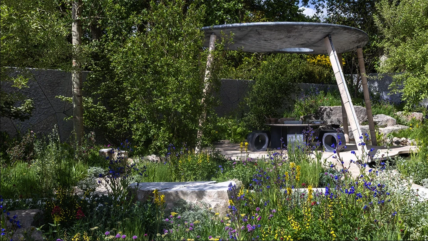 Tegoroczny Chelsea Flower Show: ogrody, styl i brytyjski sezon towarzyski