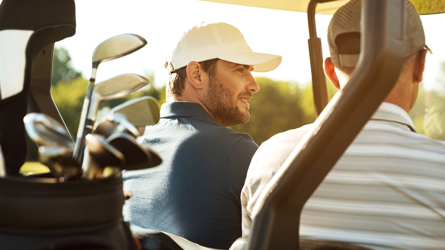 Golf w biznesie: dlaczego business networking wraca na pole golfowe?